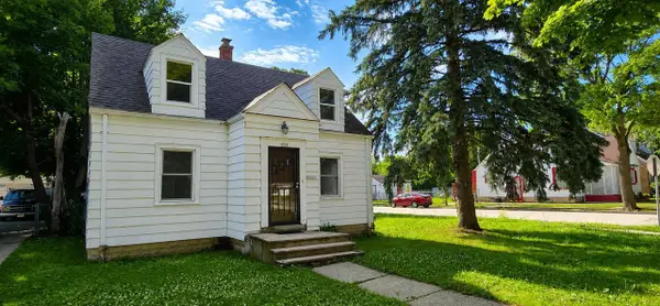 4902 N 19th STREET, Milwaukee, WI 53209