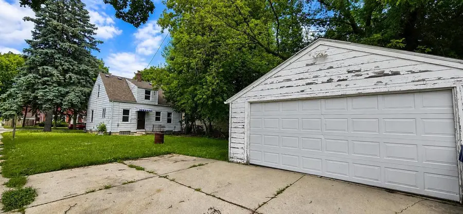 4902 N 19th STREET, Milwaukee, WI 53209 - #3