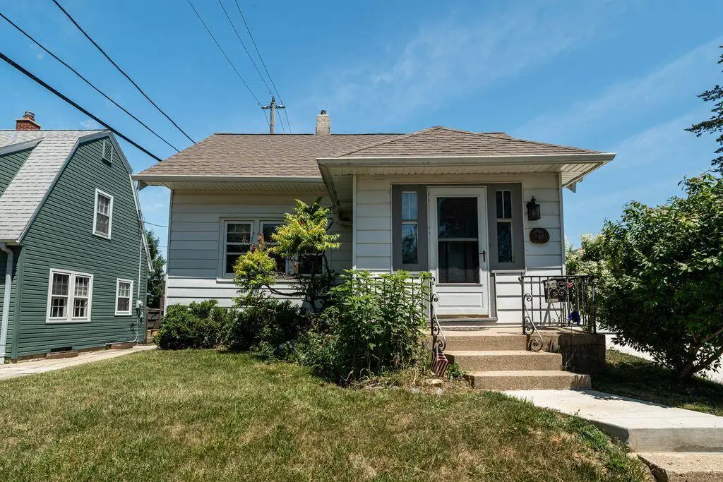 7722 W Mount Vernon AVENUE, Milwaukee, WI 53213 - #1