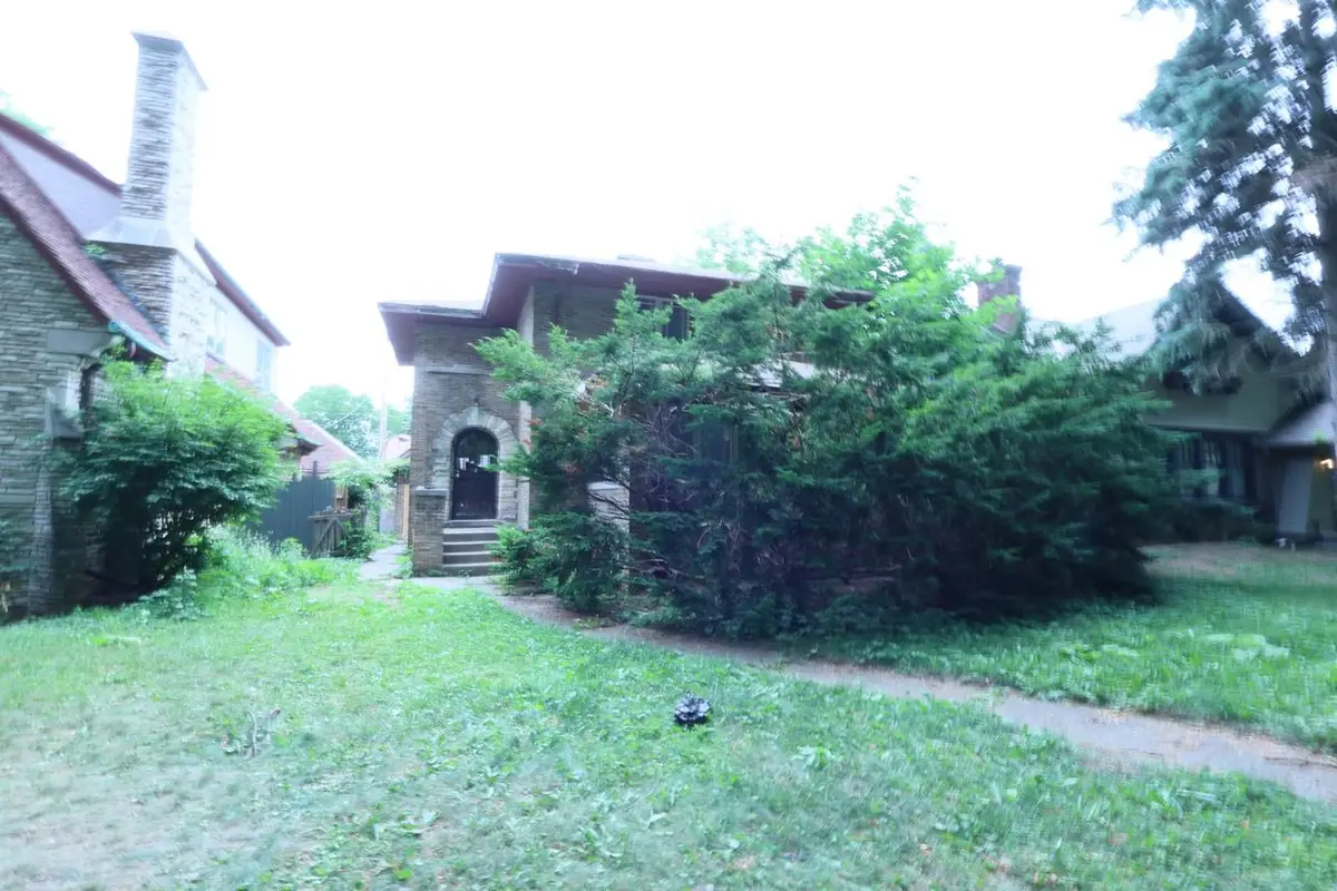 2770 N GRant BOULEVARD, Milwaukee, WI 53210 - #1