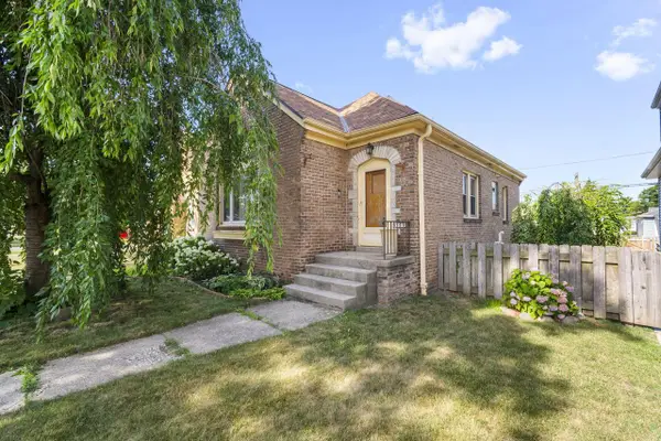 3373 S 19th STREET, Milwaukee, WI 53215