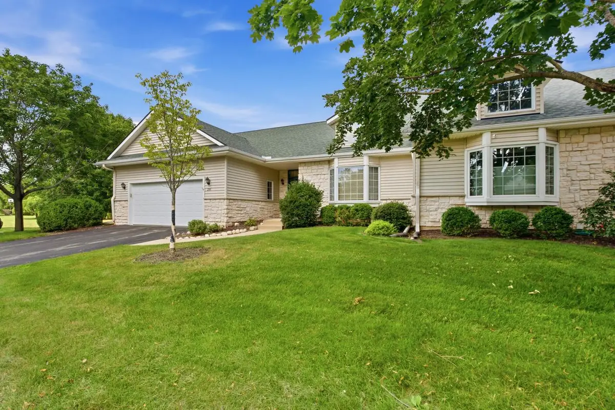 291 Cardinal LANE, Hartland, WI 53029 - #1