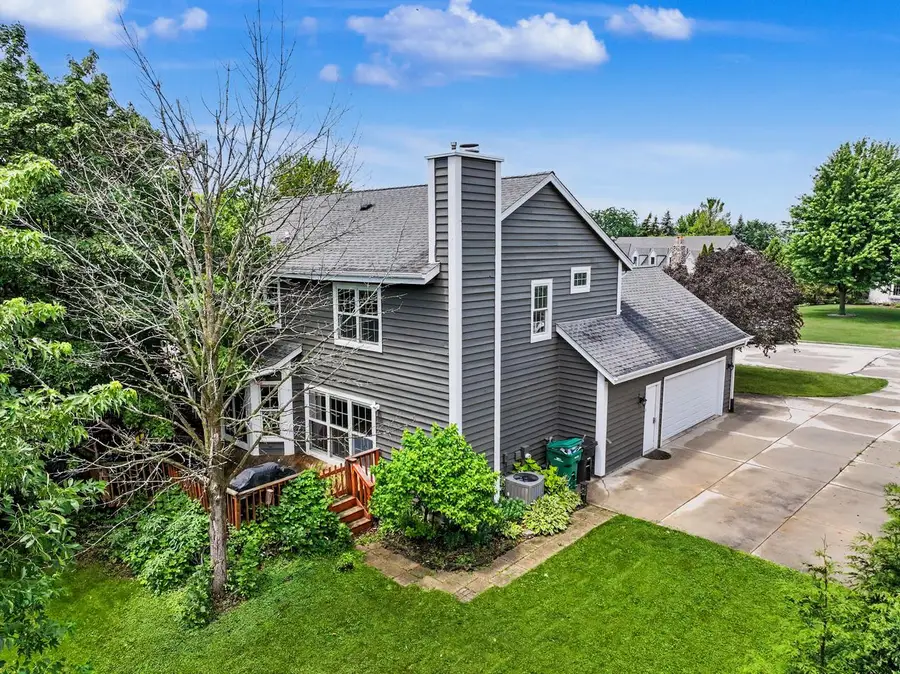 N51W16945 Fair Oak PARKWAY, Menomonee Falls, WI 53051 - #2