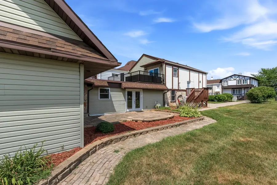 2201 Stonecroft DRIVE #2203, Grafton, WI 53024 - #3