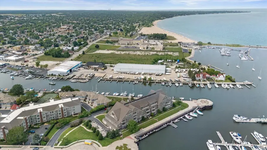 4 Gaslight DRIVE #111, Racine, WI 53403 - #2