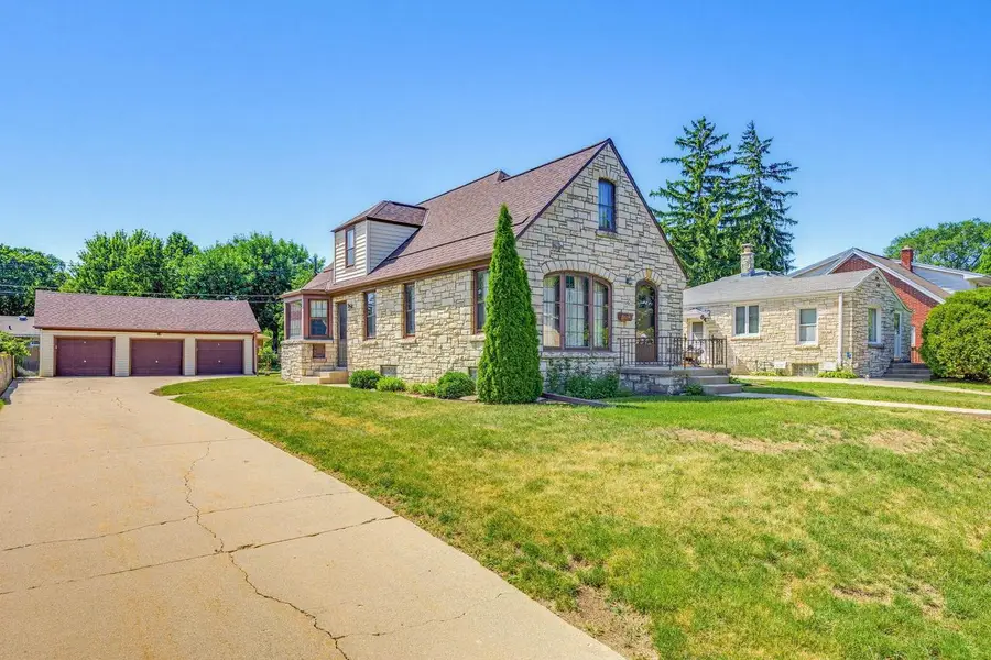 4359 N 82nd STREET, Milwaukee, WI 53222 - #3