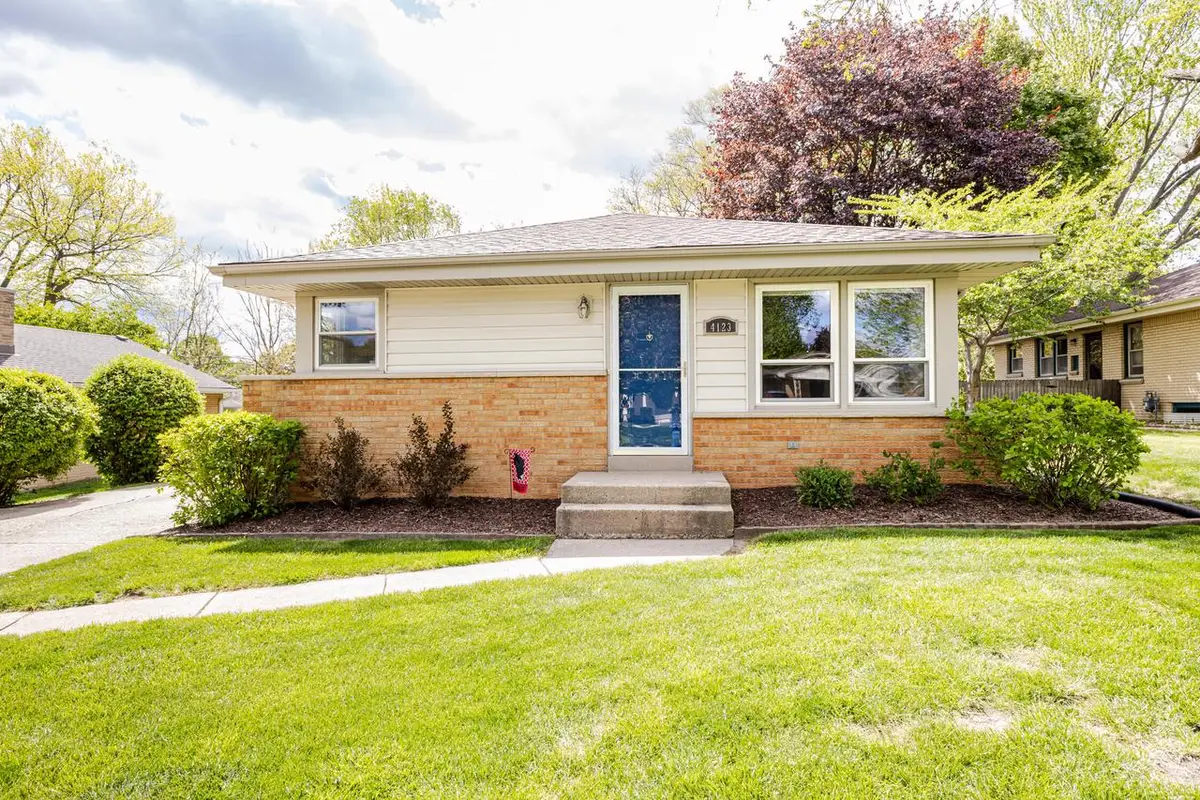 4123 N 95th STREET, Wauwatosa, WI 53222 - #1
