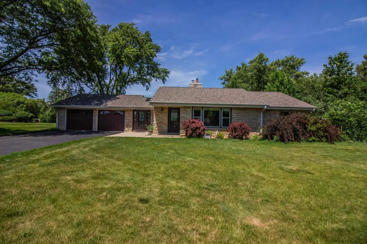 N80W16102 Rainbow DRIVE, Menomonee Falls, WI 53051 - #1