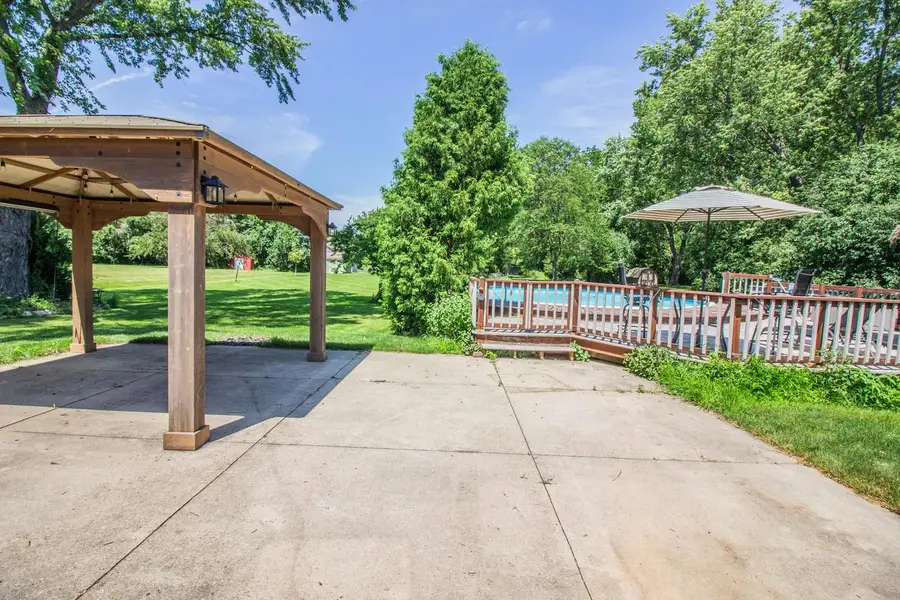 N80W16102 Rainbow DRIVE, Menomonee Falls, WI 53051 - #2