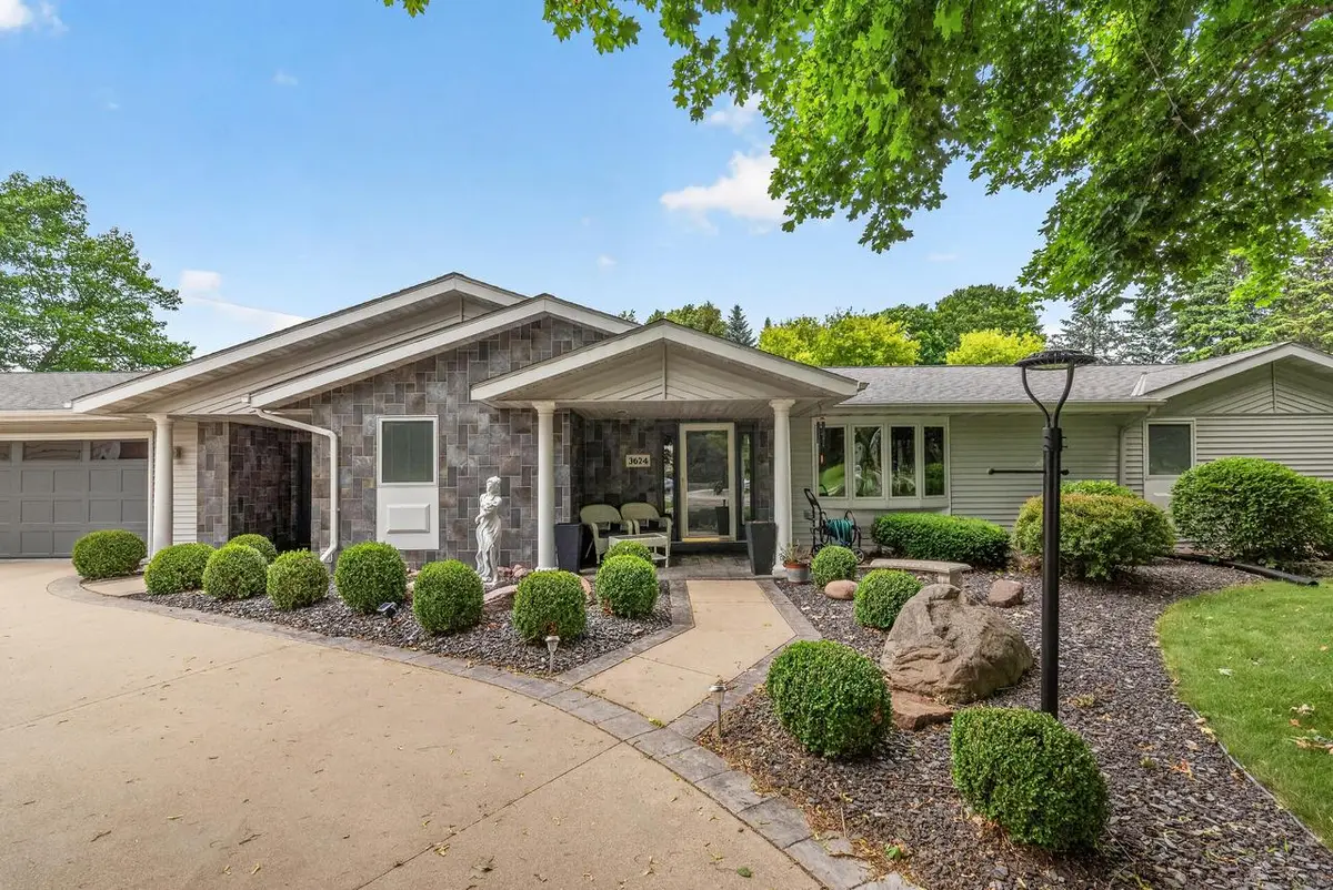 3624 Kettle Round STREET, West Bend, WI 53095 - #1