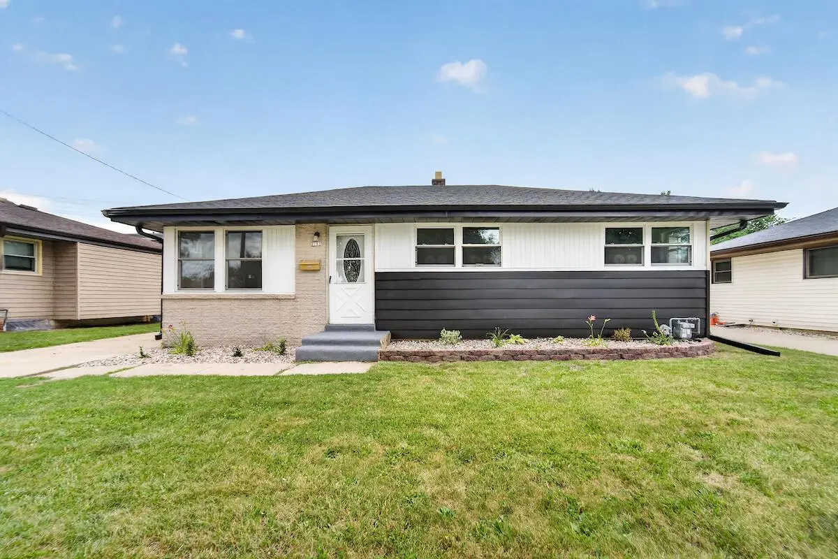 2702 Loraine AVENUE, Racine, WI 53404 - #1