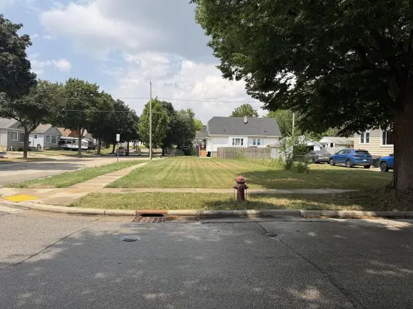 16 S 89TH STREET, West Allis, WI 53214