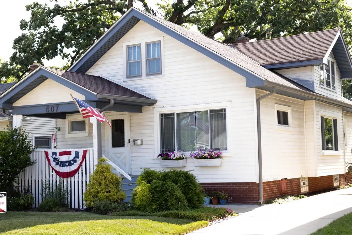 607 Monroe AVENUE, Racine, WI 53405 - #1