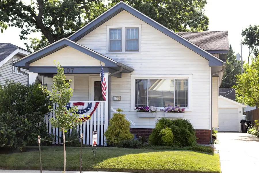 607 Monroe AVENUE, Racine, WI 53405 - #2