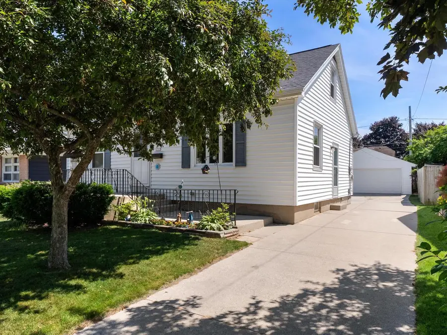 1717 Green STREET, Manitowoc, WI 54220 - #3