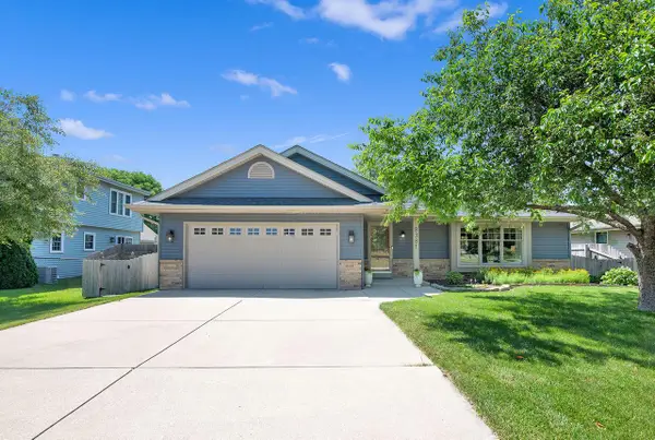 8381 S 15th AVENUE, Oak Creek, WI 53154