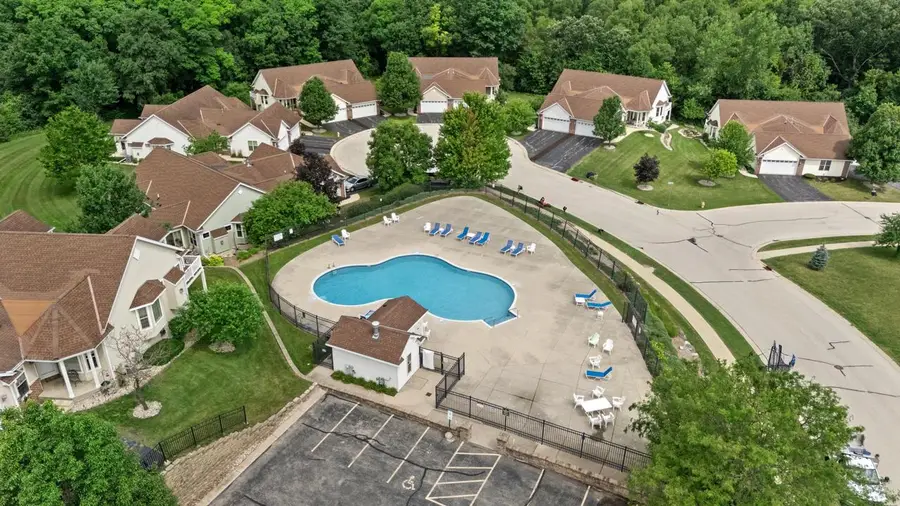 2501 Marie CIRCLE, Waukesha, WI 53189 - #2