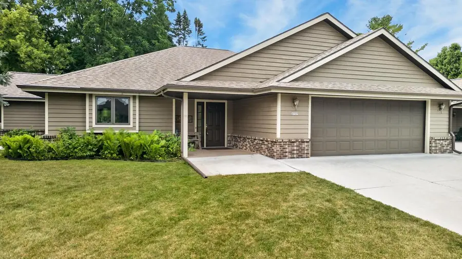 2737 Windepoint COURT #B, Sheboygan, WI 53083 - #2