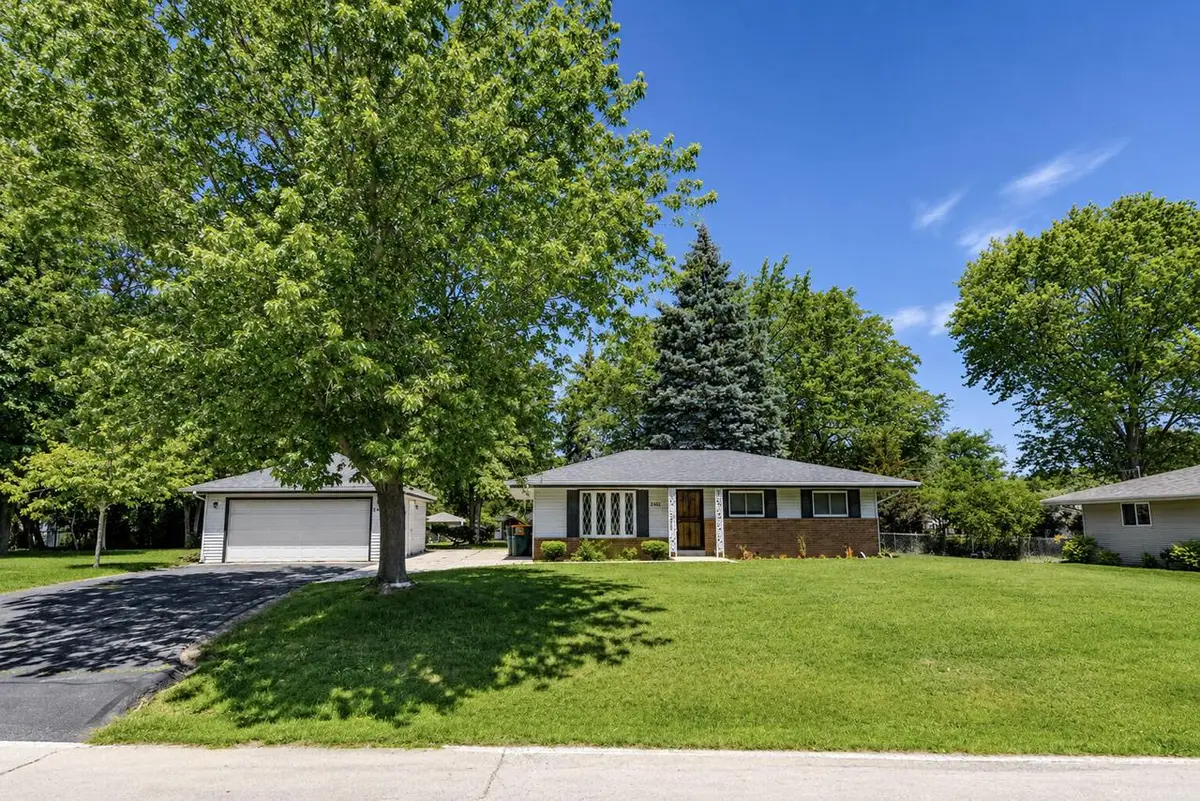 2422 W Hilltop LANE, Oak Creek, WI 53154 - #1