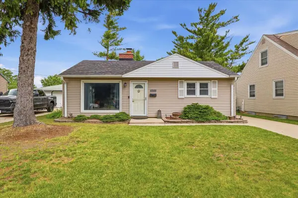 6622 W Bennett AVENUE, Milwaukee, WI 53219