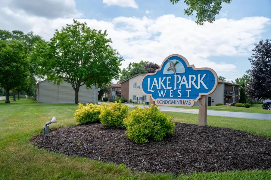 N115W17125 Armada DRIVE #6, Germantown, WI 53022 - #2