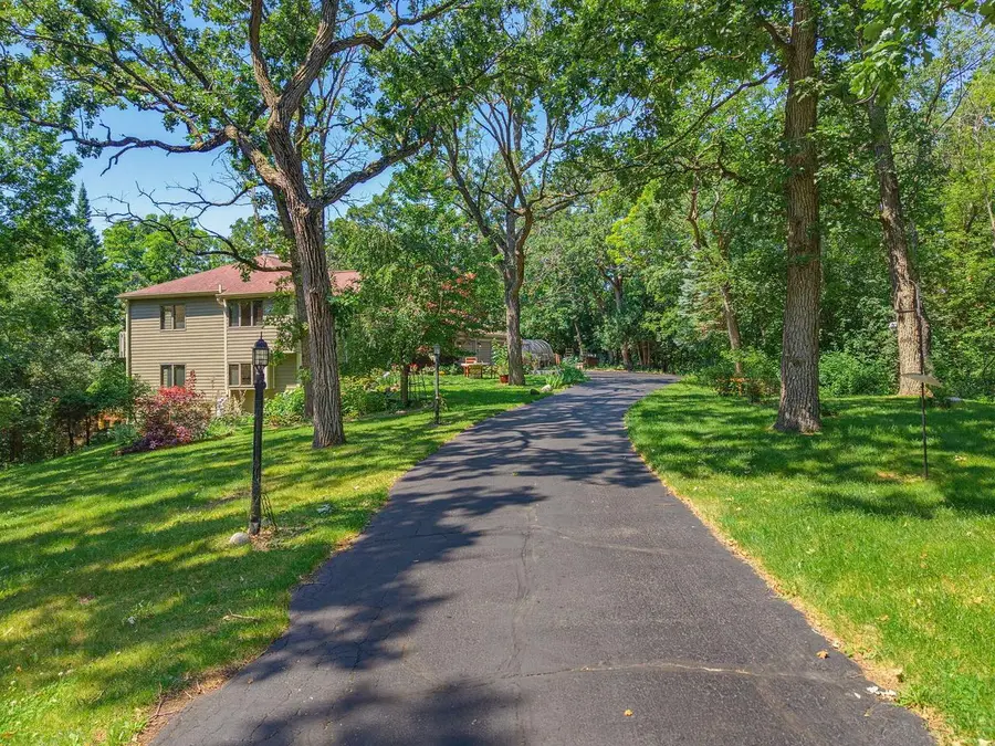 S1W31450 Hickory Hollow COURT, Delafield, WI 53018 - #2