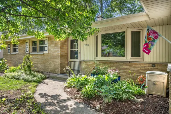 10849 W Derby AVENUE, Wauwatosa, WI 53225