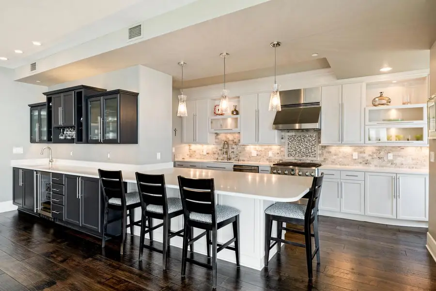 923 E Kilbourn AVENUE #1402, Milwaukee, WI 53202 - #2
