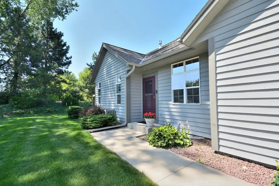 W232N3011 Emerald LANE #A, Pewaukee, WI 53072 - #2