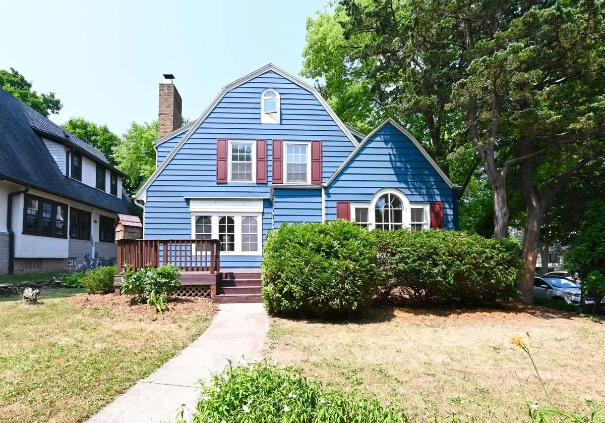 3495 N Maryland AVENUE, Milwaukee, WI 53211 - #1