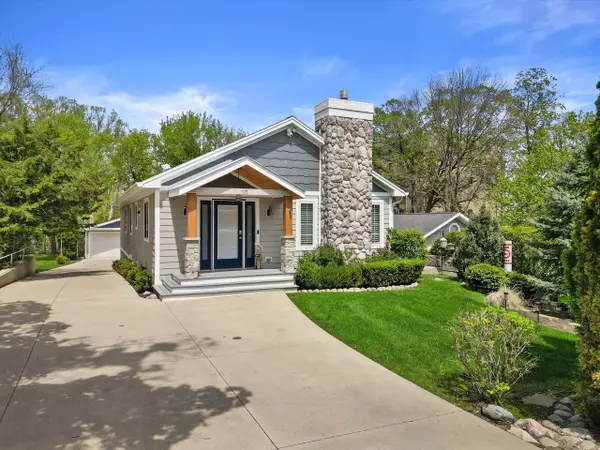 10 Liechty DRIVE, Williams Bay, WI 53191
