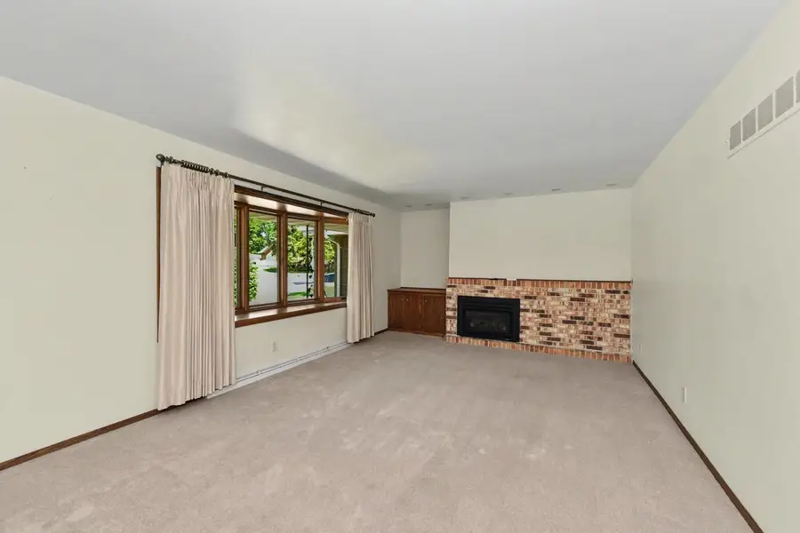 1075 S Silverbrook DRIVE, West Bend, WI 53095 - #3