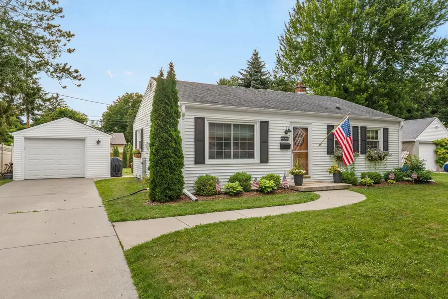 W59N777 Highwood DRIVE, Cedarburg, WI 53012 - #2