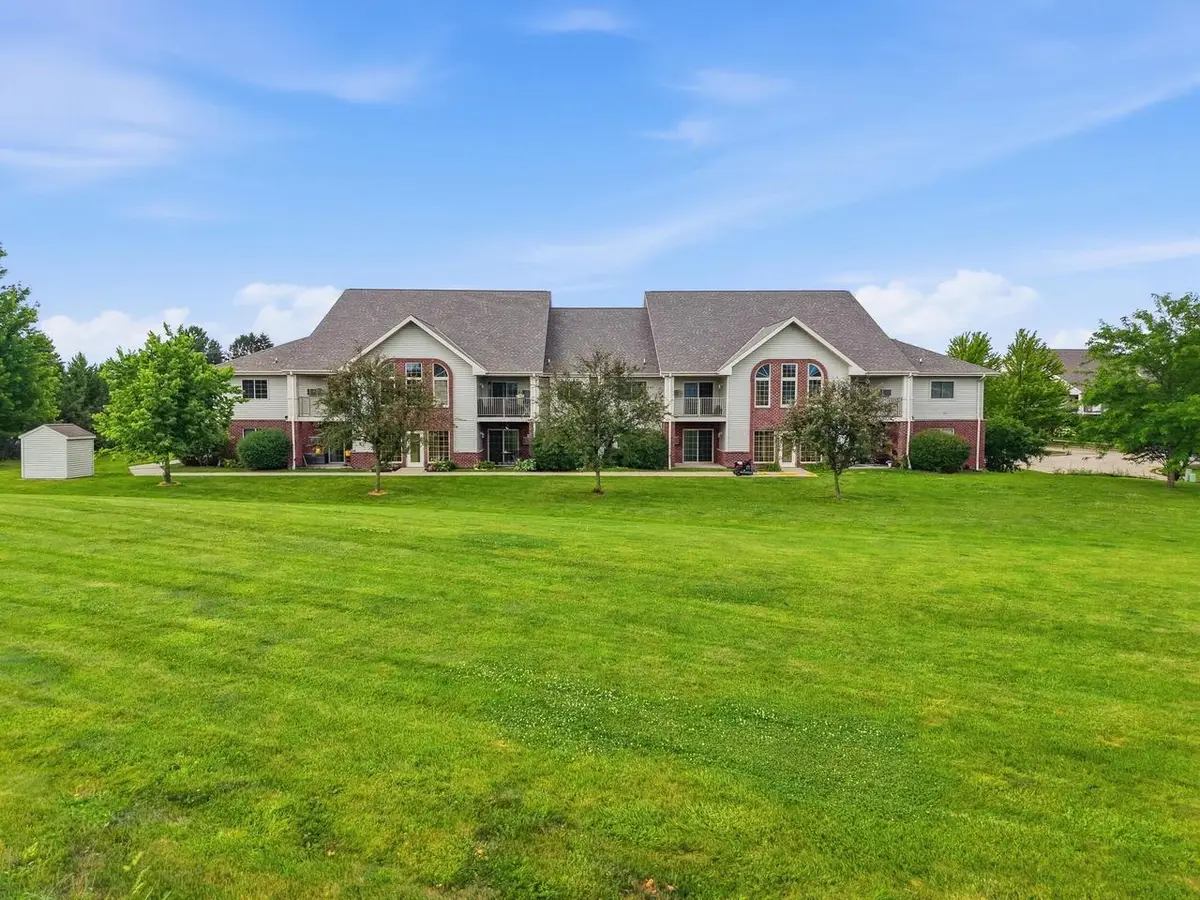 W1062 Marietta AVENUE #302, Ixonia, WI 53036 - #1