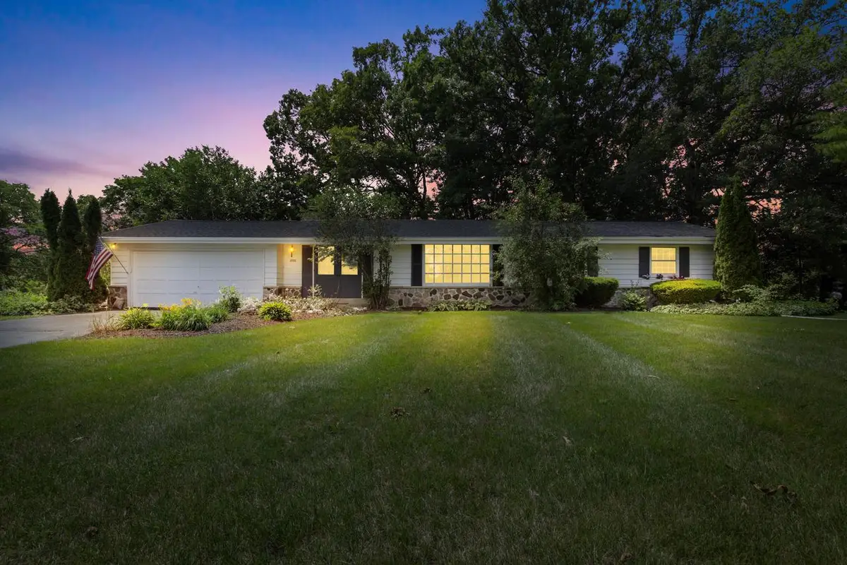 17755 Senlac LANE, Brookfield, WI 53045 - #1
