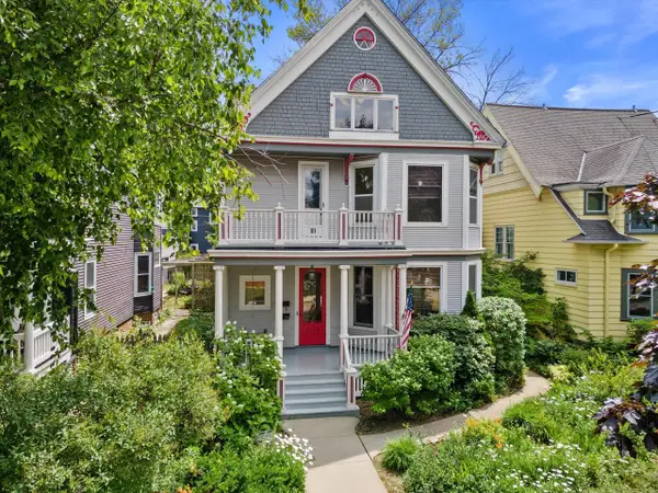 2712 N Maryland AVENUE, Milwaukee, WI 53211