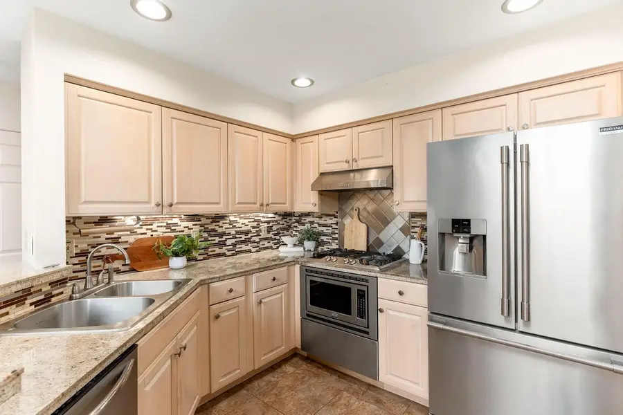 14048 W Waters Edge TRAIL, New Berlin, WI 53151 - #3