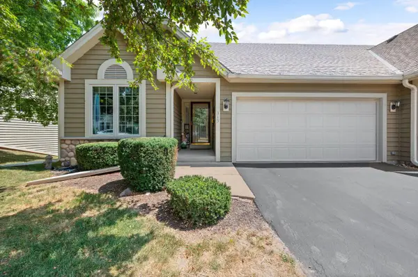315 Endfield CIRCLE #37, Waukesha, WI 53186
