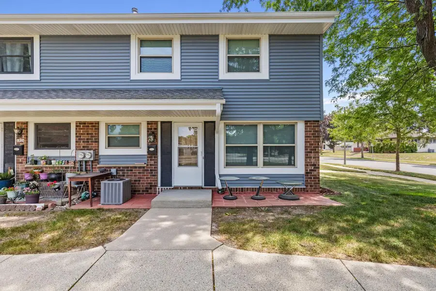 1924 W Salem STREET, Milwaukee, WI 53221 - #2