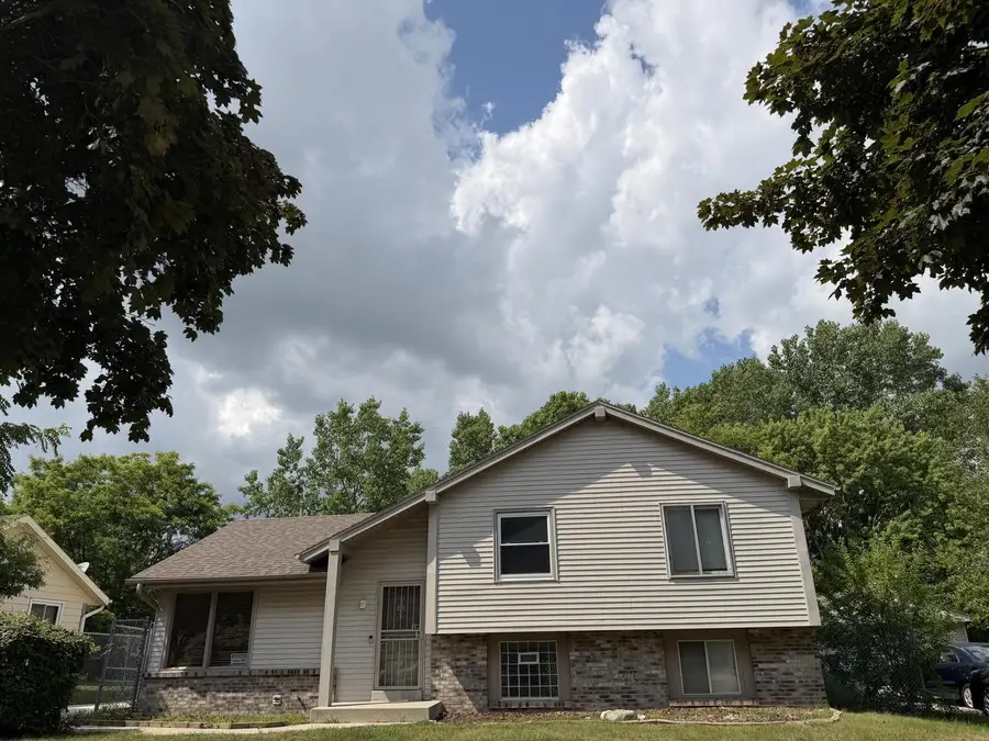 9812 W Darnel AVENUE, Milwaukee, WI 53224 - #2