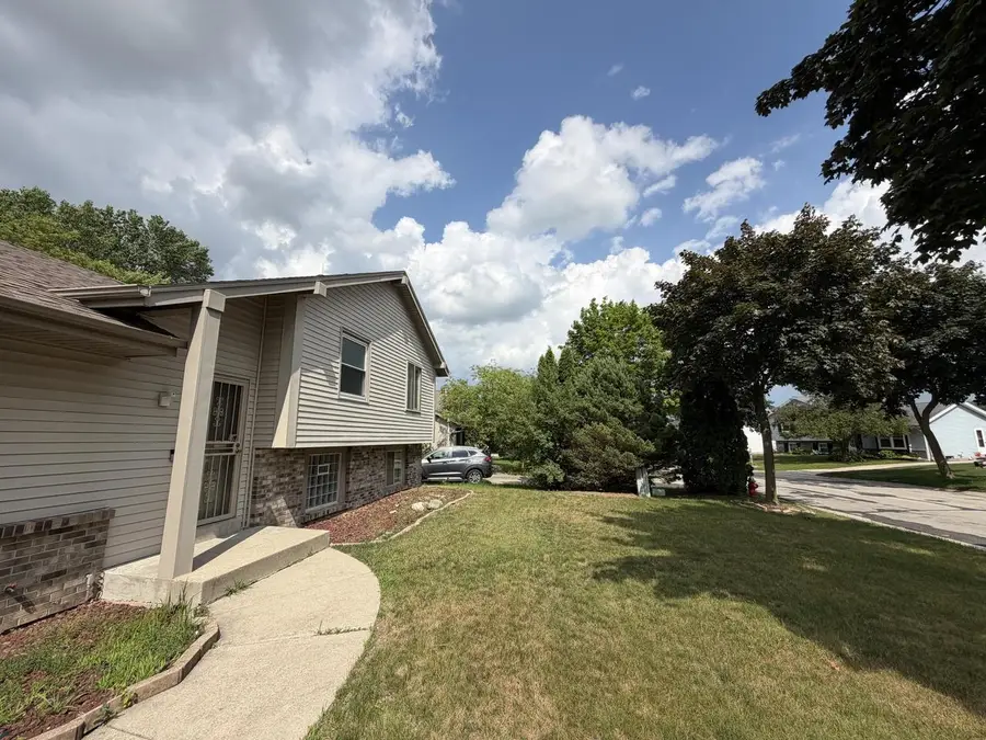 9812 W Darnel AVENUE, Milwaukee, WI 53224 - #3