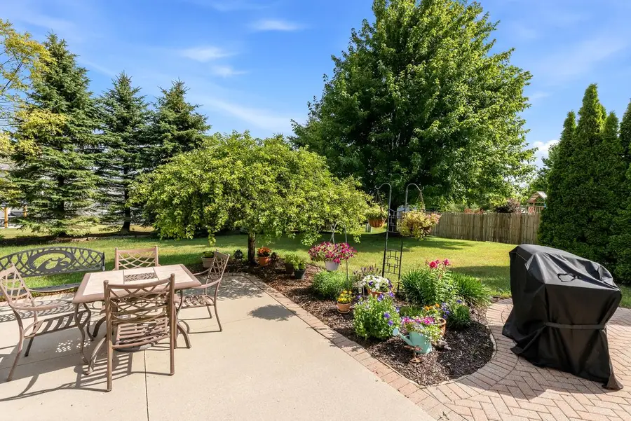 952 Arlon COURT, Belgium, WI 53004 - #2