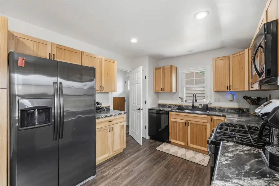 8013 W Waterford AVENUE, Milwaukee, WI 53220 - #3