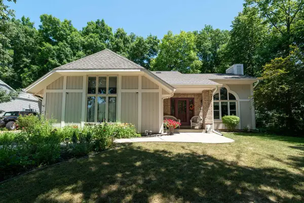 9380 S 15th AVENUE, Oak Creek, WI 53154