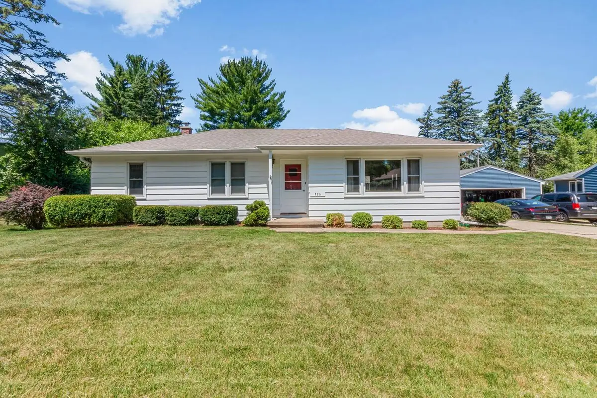 726 N Glenn DRIVE, Waukesha, WI 53188 - #1