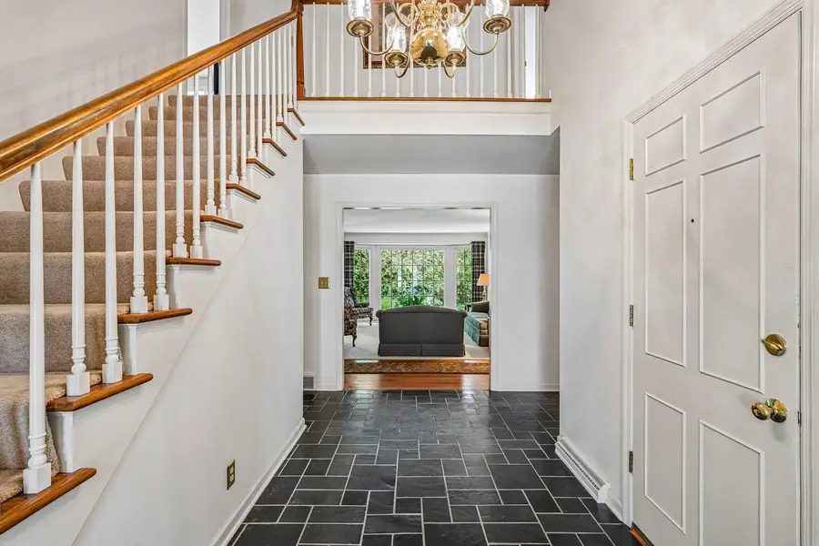 937 W Shaker CIRCLE, Mequon, WI 53092 - #3