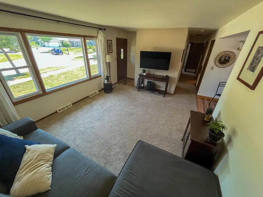 8642 S Fenway COURT, Oak Creek, WI 53154 - #3