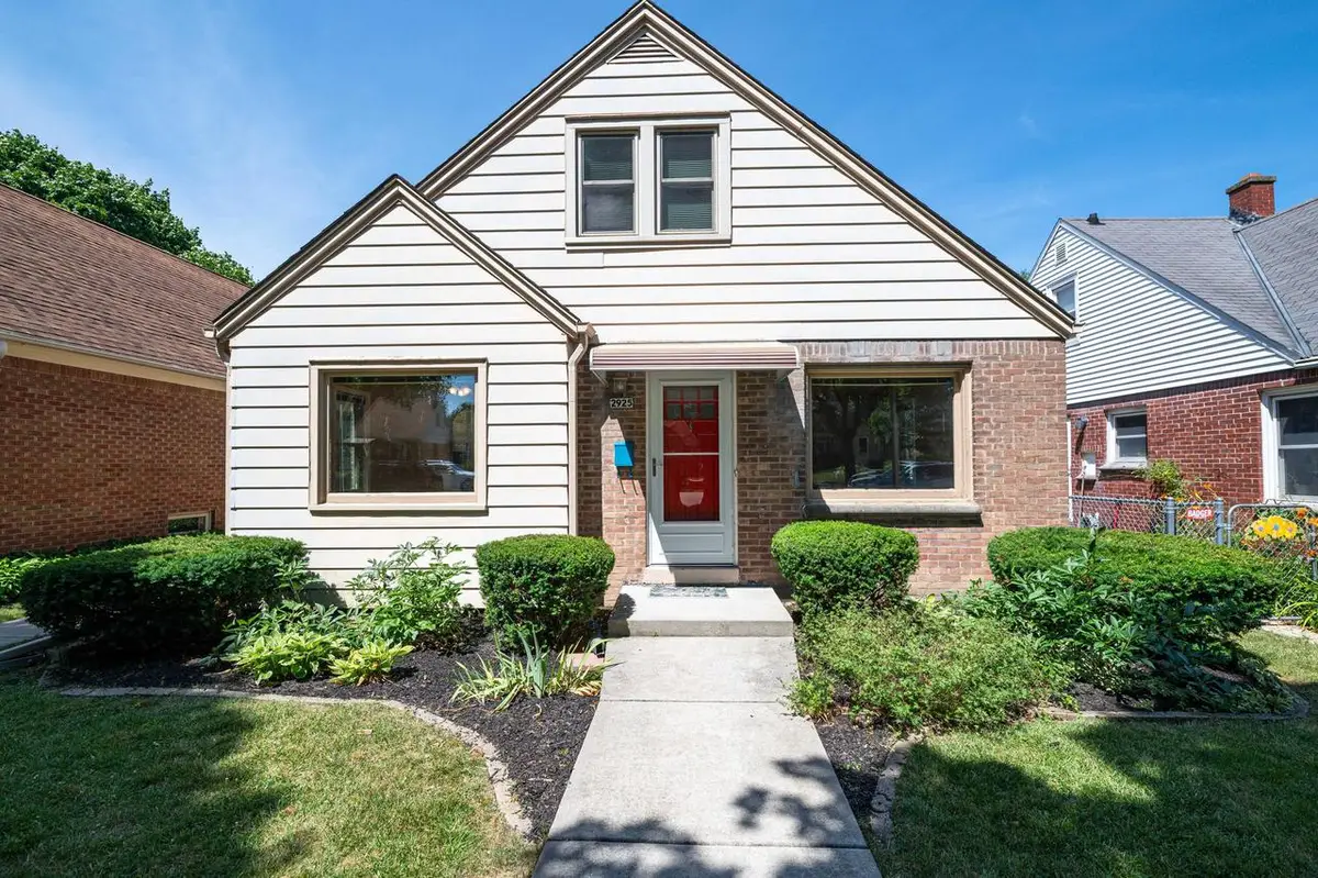 2925 N 85th STREET, Milwaukee, WI 53222 - #1