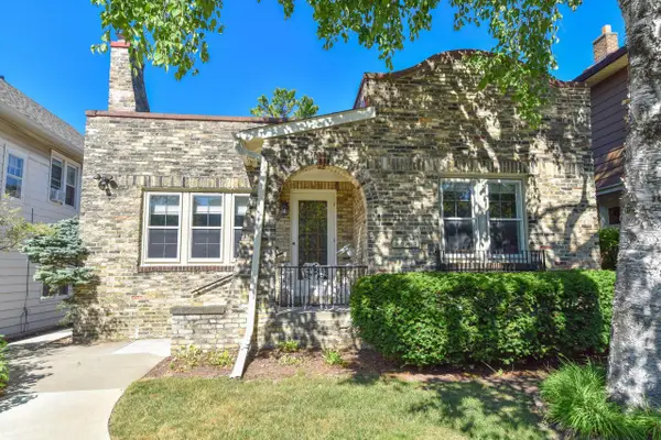 3567 N Murray AVENUE, Shorewood, WI 53211