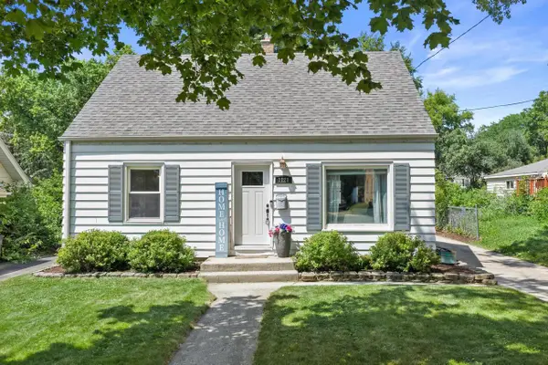 1128 Lindbergh AVENUE, Waukesha, WI 53188